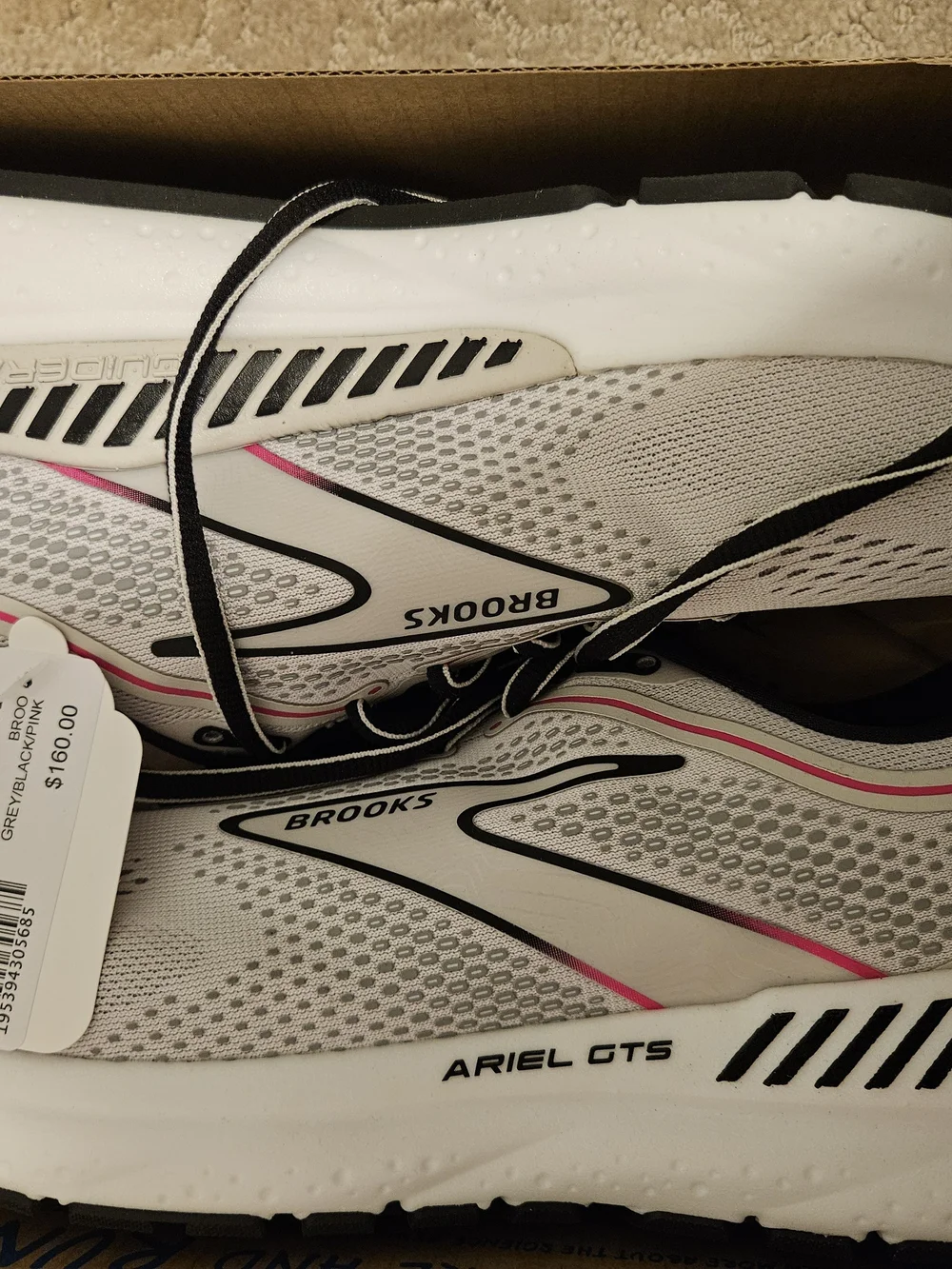 NIB Brooks Ariel GTS 23 Women's 10D Tennis Shoes